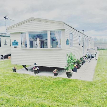 Static Caravan Marine Holiday Park Rhyl Exterior photo